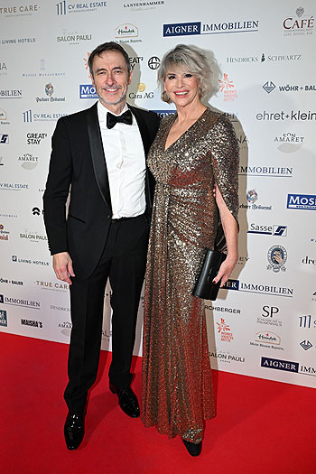Guido Broscheit und Barbara Klein   auf dem CSU Schwarz-Weiss Ball M&uuml;nchner G'Schichten im Festsaal des Paulaner am Nockherberg am 25.01.2024 (&copy;Foto: Petra Sch&ouml;nberger)